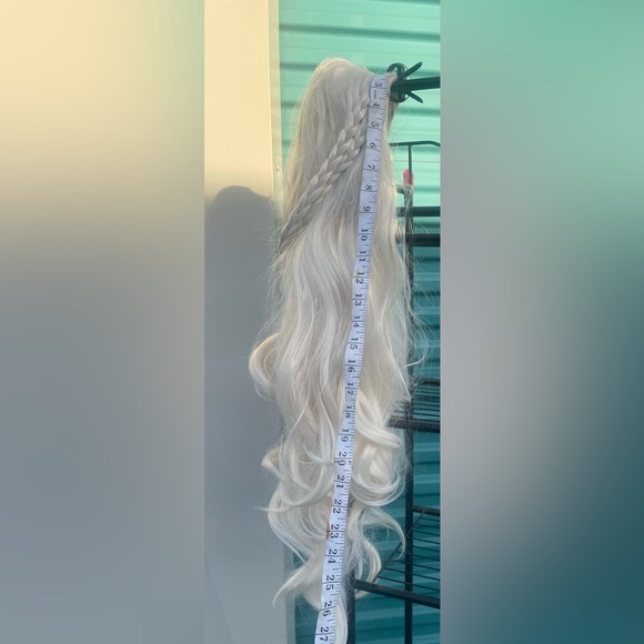 32 in blender wig platinum blonde - Picture 3 of 4
